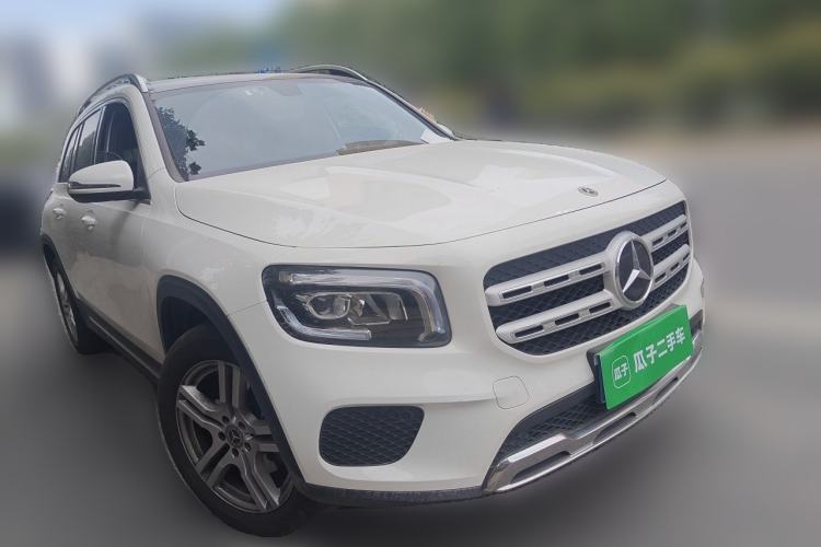 Used Mercedes-Benz GLB 2022 Second Facelift GLB 200 Dynamic Edition Front Right 45 Deg