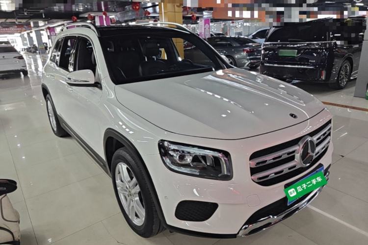 Used Mercedes-Benz GLB 2022 Second Facelift GLB 200 Fashion Edition Front Right 45 Deg