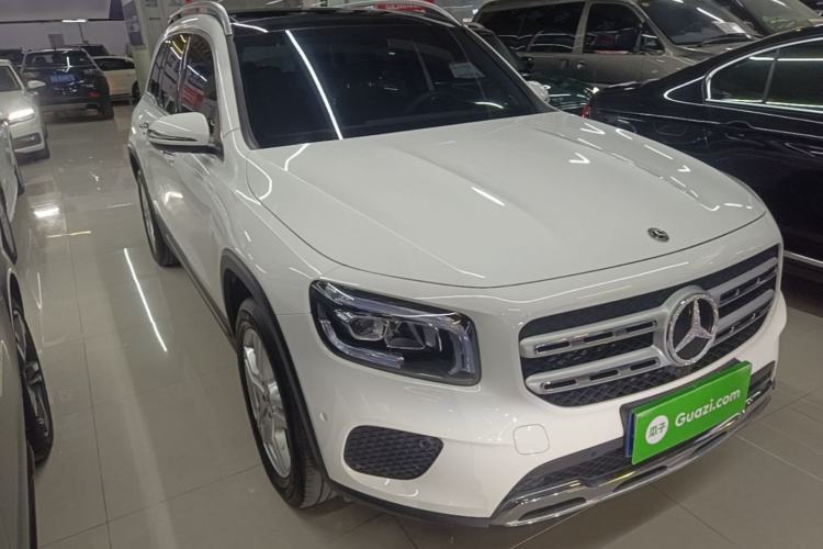Used Mercedes-Benz GLB 2022 Second Facelift GLB 200 Fashion Edition Front Right 45 Deg