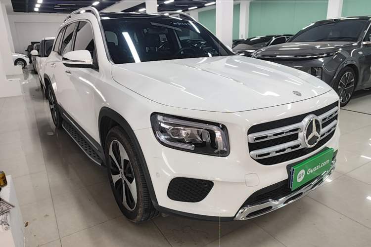Used Mercedes-Benz GLB 2022 GLB 220 Fashion Model Front Right 45 Deg