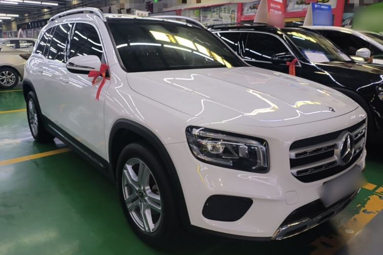 Used Mercedes-Benz GLB 2022 Second Facelift GLB 200 Dynamic Edition Front Right 45 Deg