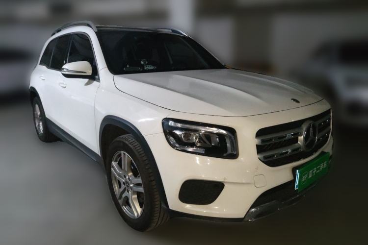 Used Mercedes-Benz GLB 2022 Second Facelift GLB 200 Dynamic Edition Front Right 45 Deg