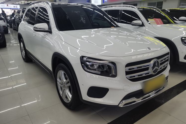 Used Mercedes-Benz GLB 2022 Refresh GLB 200 Dynamic Edition Front Right 45 Deg