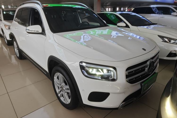 Used Mercedes-Benz GLB 2022 Second Facelift GLB 200 Fashion Edition Front Right 45 Deg