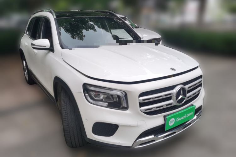 Used Mercedes-Benz GLB 2022 Second Facelift GLB 200 Fashion Edition Front Right 45 Deg