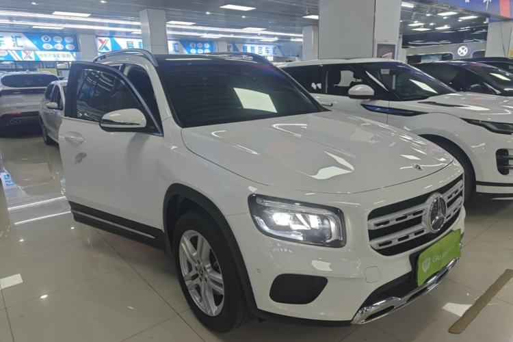 Used Mercedes-Benz GLB 2022 Second Facelift GLB 200 Fashion Edition Front Right 45 Deg