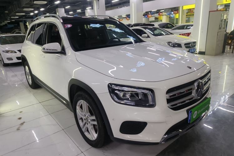 Used Mercedes-Benz GLB 2022 Second Facelift GLB 200 Fashion Edition Front Right 45 Deg