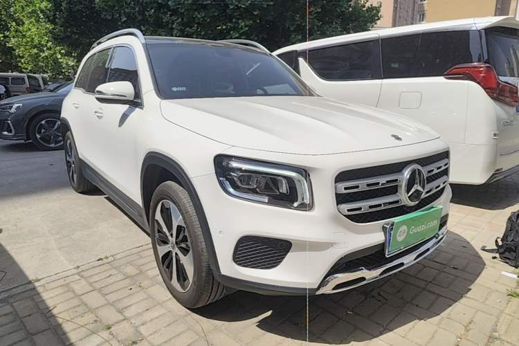 Used Mercedes-Benz GLB 2022 Updated GLB 200 Fashion Edition Front Right 45 Deg