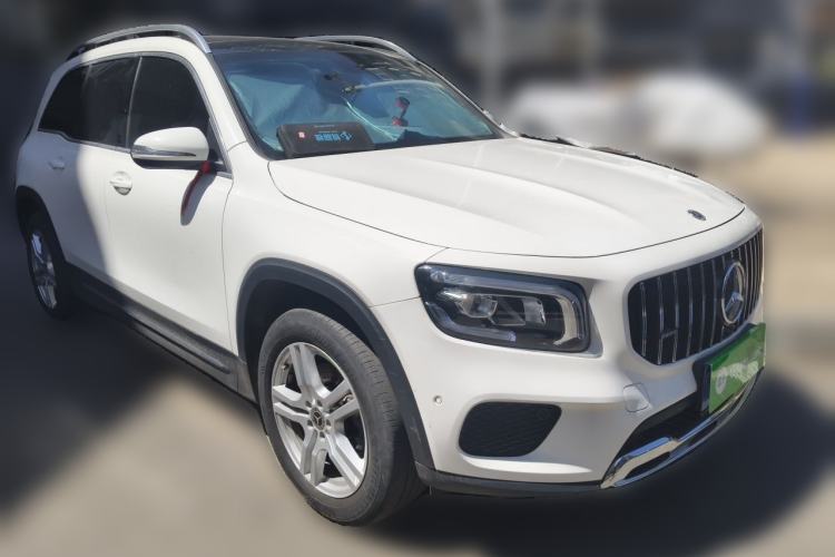 Used Mercedes-Benz GLB 2022 Second Facelift GLB 200 Fashion Edition Front Right 45 Deg
