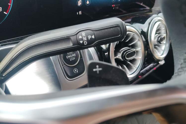 Used Mercedes-Benz GLB 2022 GLB 220 Dynamic Edition Gear Lever