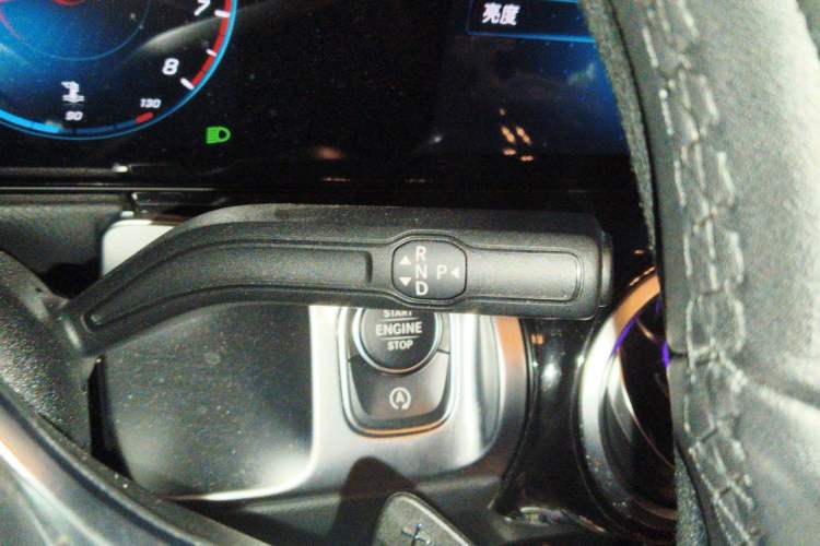 Used Mercedes-Benz GLB 2022 GLB 200 Stylish Edition Gear Lever