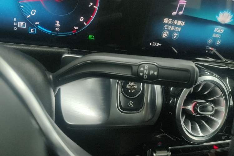 Used Mercedes-Benz GLB 2022 GLB 220 4MATIC Gear Lever