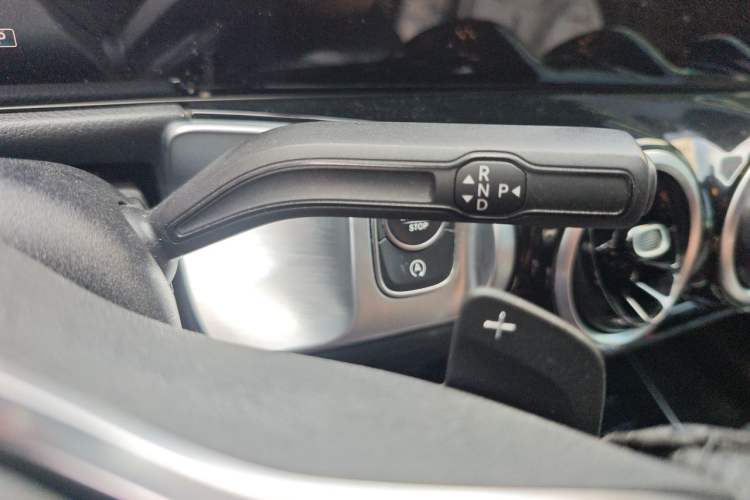 Used Mercedes-Benz GLB 2022 Second Facelift GLB 200 Dynamic Edition Gear Lever