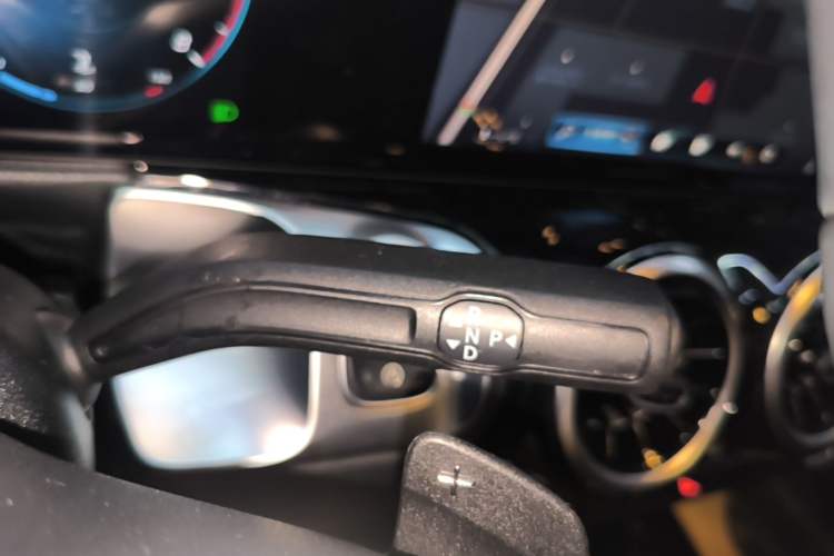 Used Mercedes-Benz GLB 2022 Second Facelift GLB 200 Dynamic Edition Gear Lever