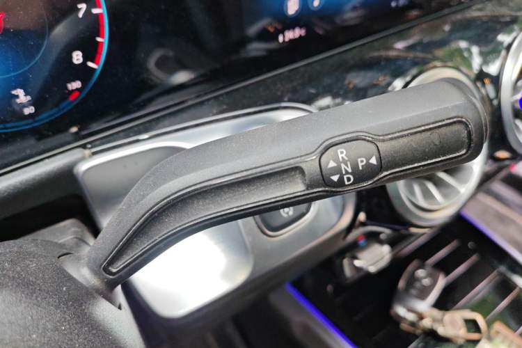 Used Mercedes-Benz GLB 2022 GLB 200 Stylish Edition Gear Lever