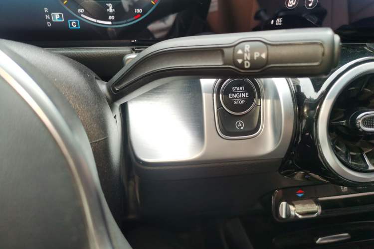 Used Mercedes-Benz GLB 2022 Second Facelift GLB 200 Fashion Edition Gear Lever