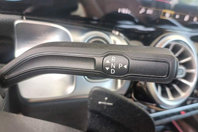 Used Mercedes-Benz GLB 2022 GLB 220 Dynamic Edition Gear Lever