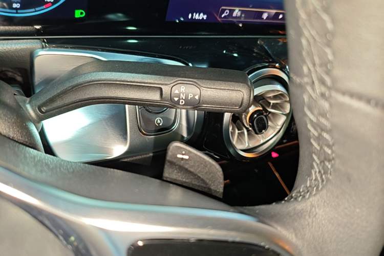 Used Mercedes-Benz GLB 2022 GLB 220 Dynamic Edition Gear Lever