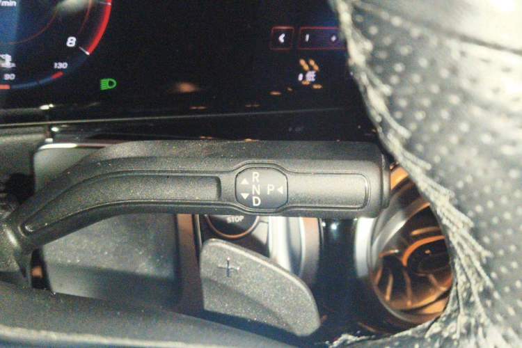 Used Mercedes-Benz GLB 2022 Updated GLB 200 Fashion Edition Gear Lever