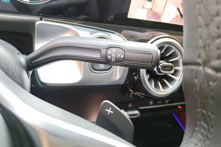 Used Mercedes-Benz GLB 2022 GLB 200 Dynamic Edition Gear Lever