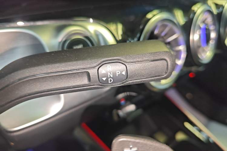 Used Mercedes-Benz GLB 2022 GLB 200 Dynamic Edition Gear Lever