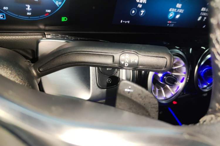 Used Mercedes-Benz GLB 2022 GLB 220 4MATIC Gear Lever