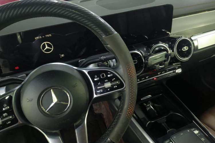 Used Mercedes-Benz GLB 2022 Second Facelift GLB 200 Fashion Edition Gear Lever