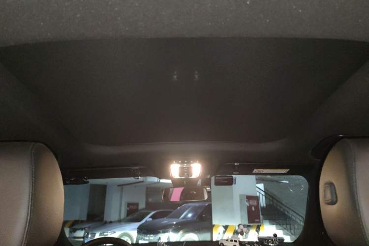 Used Mercedes-Benz GLB 2022 Second Facelift GLB 200 Dynamic Edition Headliner