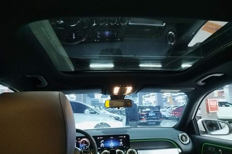 Used Mercedes-Benz GLB 2022 GLB 220 Dynamic Edition Headliner