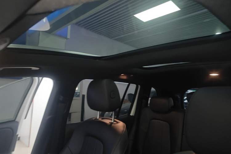 Used Mercedes-Benz GLB 2022 Second Facelift GLB 200 Fashion Edition Headliner