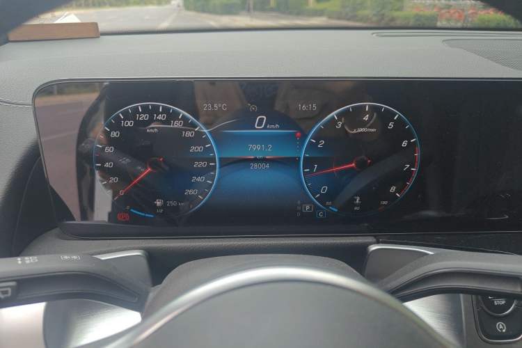 Used Mercedes-Benz GLB 2022 Second Facelift GLB 200 Dynamic Edition Instrument Cluster