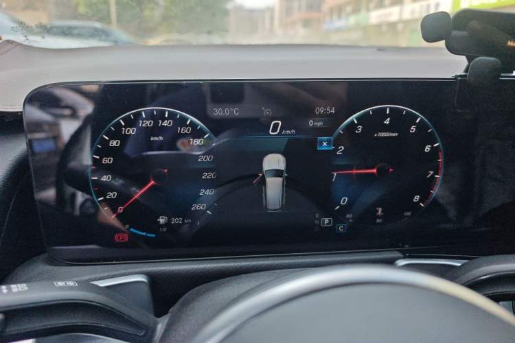 Used Mercedes-Benz GLB 2022 Second Facelift GLB 200 Dynamic Edition Instrument Cluster