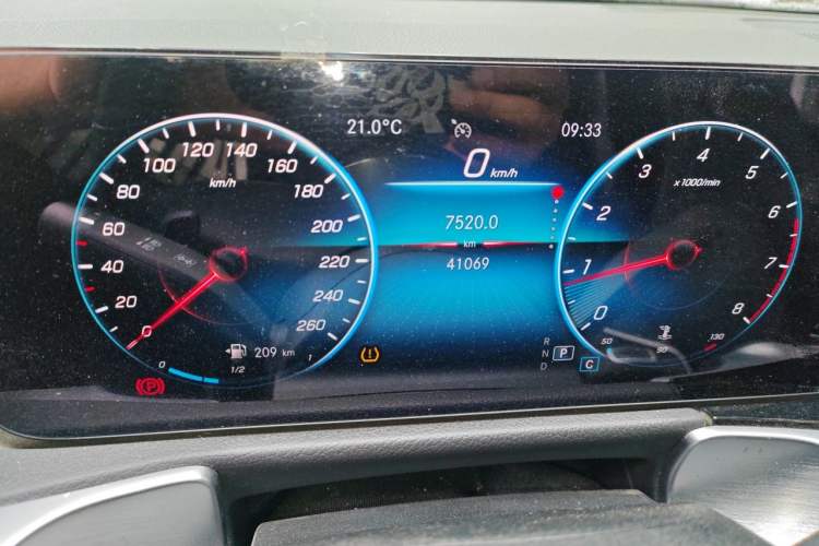 Used Mercedes-Benz GLB 2022 GLB 200 Stylish Edition Instrument Cluster