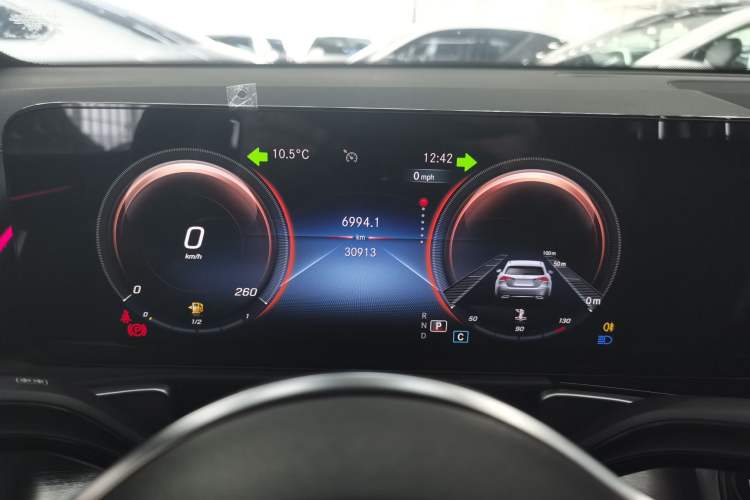 Used Mercedes-Benz GLB 2022 Refresh GLB 200 Dynamic Edition Instrument Cluster