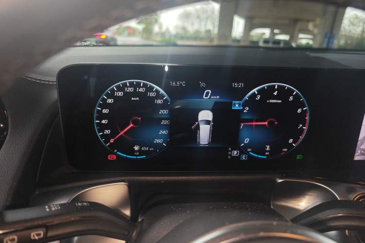 Used Mercedes-Benz GLB 2022 Second Facelift GLB 200 Fashion Edition Instrument Cluster