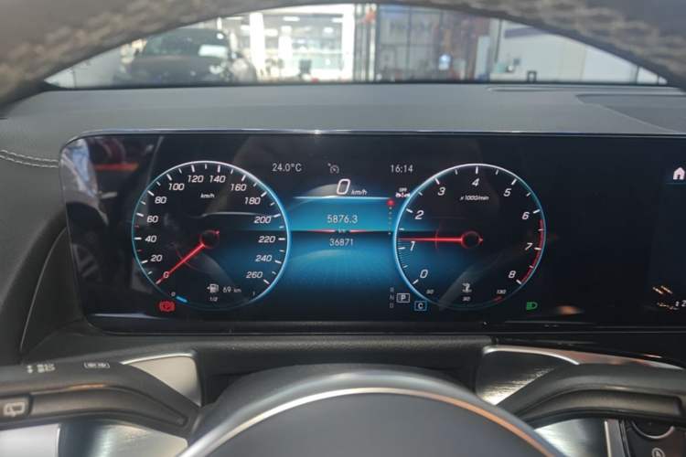 Used Mercedes-Benz GLB 2022 Second Facelift GLB 200 Fashion Edition Instrument Cluster