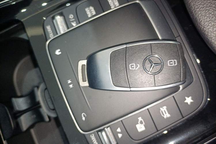 Used Mercedes-Benz GLB 2022 Second Facelift GLB 200 Fashion Edition Interior 1