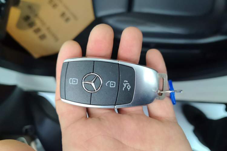 Used Mercedes-Benz GLB 2022 Updated GLB 200 Fashion Edition Interior 1