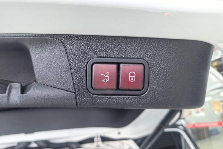 Used Mercedes-Benz GLB 2022 Second Facelift GLB 200 Dynamic Edition Interior 1