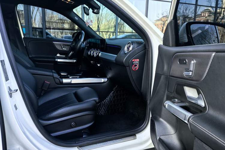 Used Mercedes-Benz GLB 2022 GLB 200 Stylish Edition Interior 10