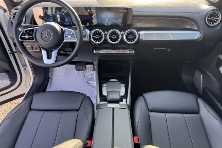 Used Mercedes-Benz GLB 2022 Updated GLB 200 Fashion Edition Interior 2