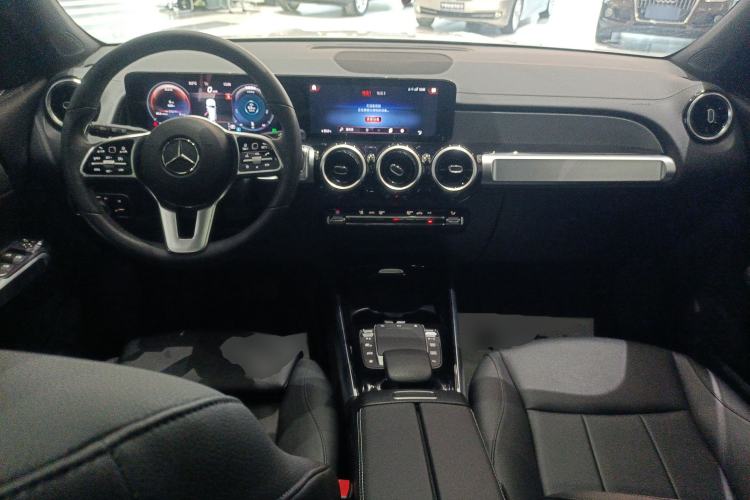 Used Mercedes-Benz GLB 2022 Second Facelift GLB 200 Fashion Edition Interior 2