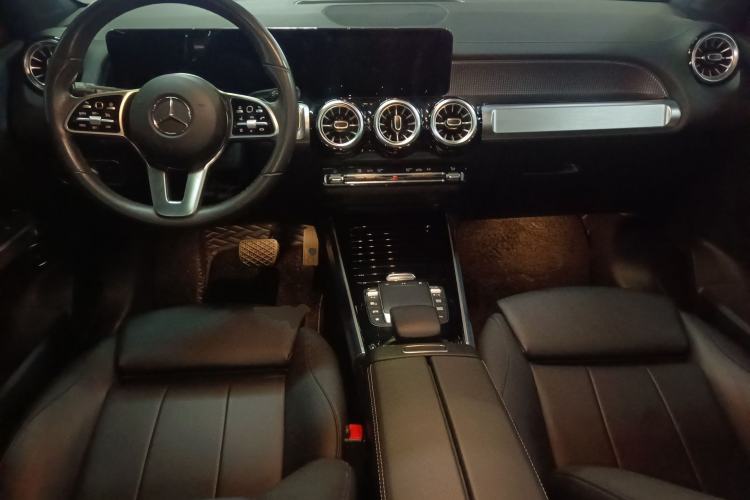 Used Mercedes-Benz GLB 2022 GLB 200 Stylish Edition Interior 2