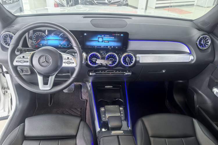 Used Mercedes-Benz GLB 2022 Second Facelift GLB 200 Dynamic Edition Interior 2