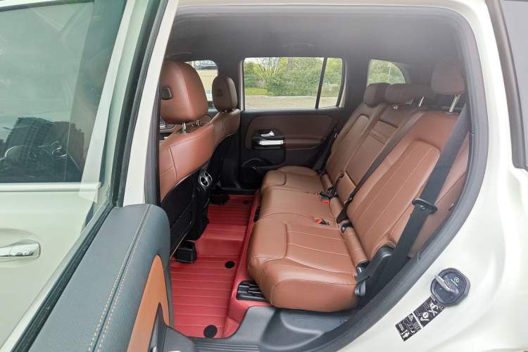 Used Mercedes-Benz GLB 2022 Updated GLB 200 Fashion Edition Interior 3