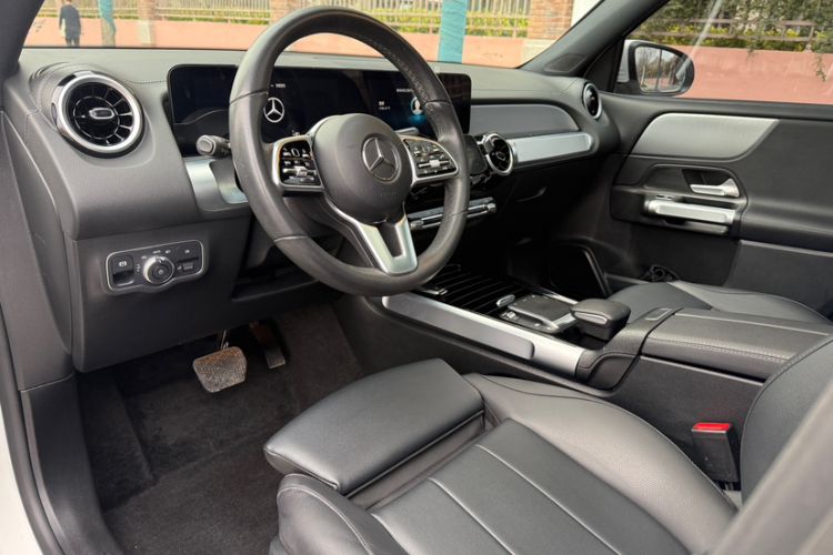 Used Mercedes-Benz GLB 2022 Second Facelift GLB 200 Dynamic Edition Interior 3