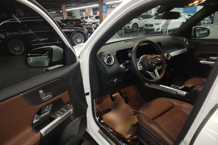 Used Mercedes-Benz GLB 2022 Updated GLB 200 Fashion Edition Interior 3