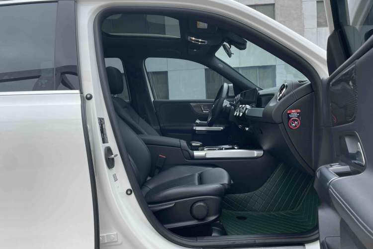 Used Mercedes-Benz GLB 2022 GLB 200 Dynamic Edition Interior 5