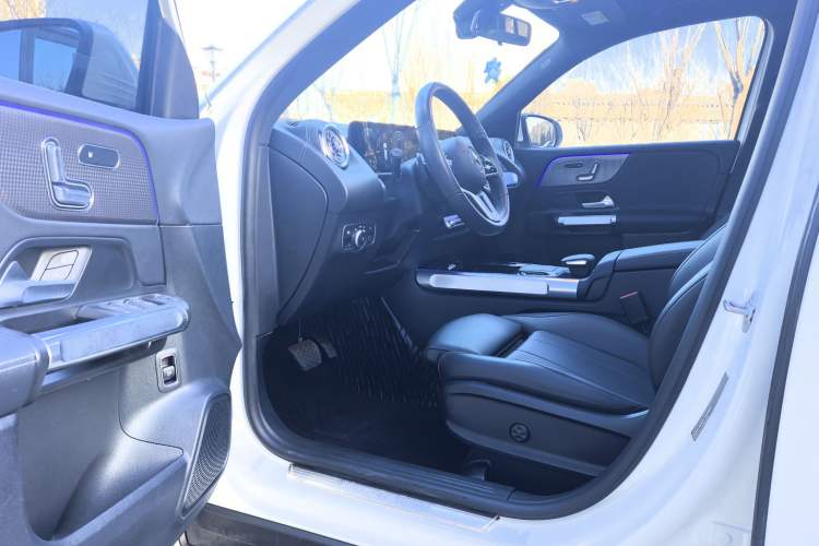 Used Mercedes-Benz GLB 2022 GLB 200 Stylish Edition Interior 5