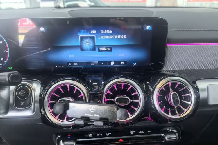 Used Mercedes-Benz GLB 2022 Second Facelift GLB 200 Dynamic Edition Interior 5